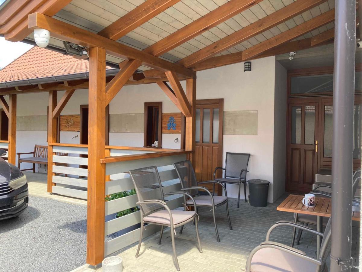 Toronyi Vendeghaz Hotel Luaran gambar