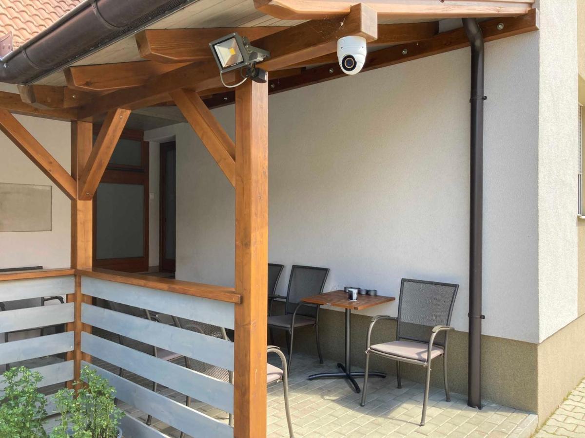 Toronyi Vendeghaz Hotel Luaran gambar