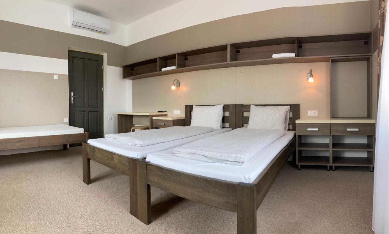 Toronyi Vendeghaz Hotel Luaran gambar