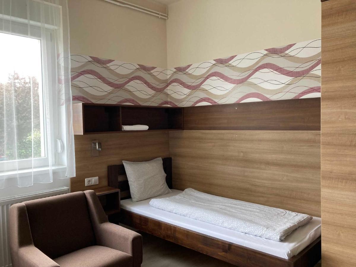 Toronyi Vendeghaz Hotel Luaran gambar