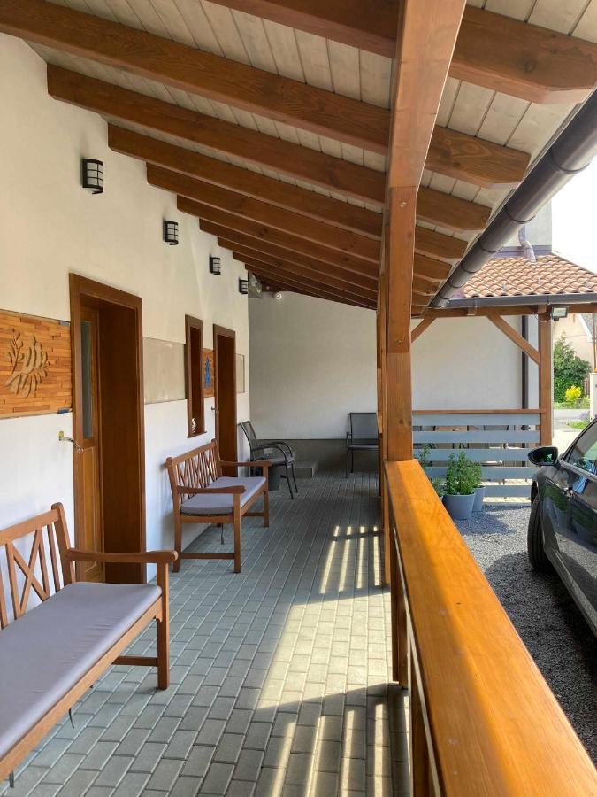 Toronyi Vendeghaz Hotel Luaran gambar