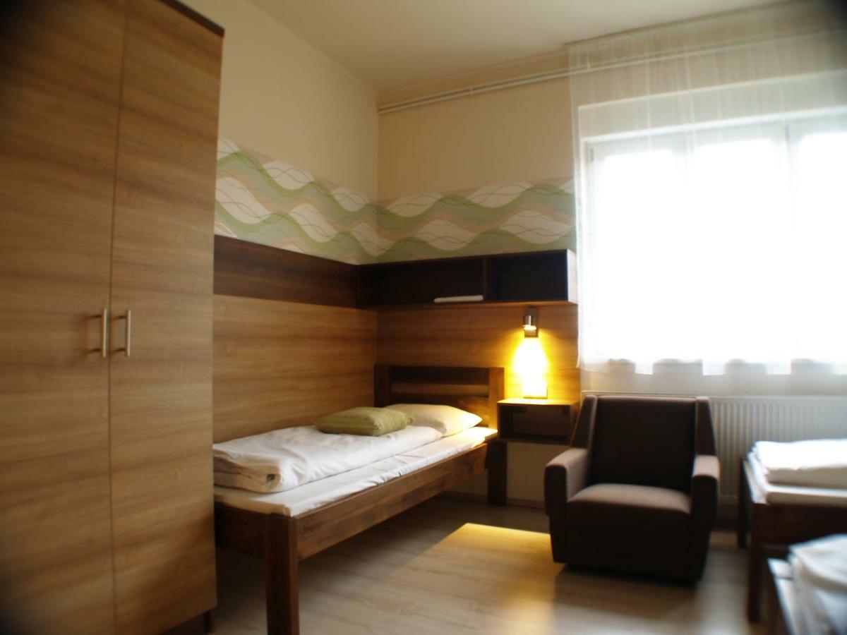 Toronyi Vendeghaz Hotel Luaran gambar