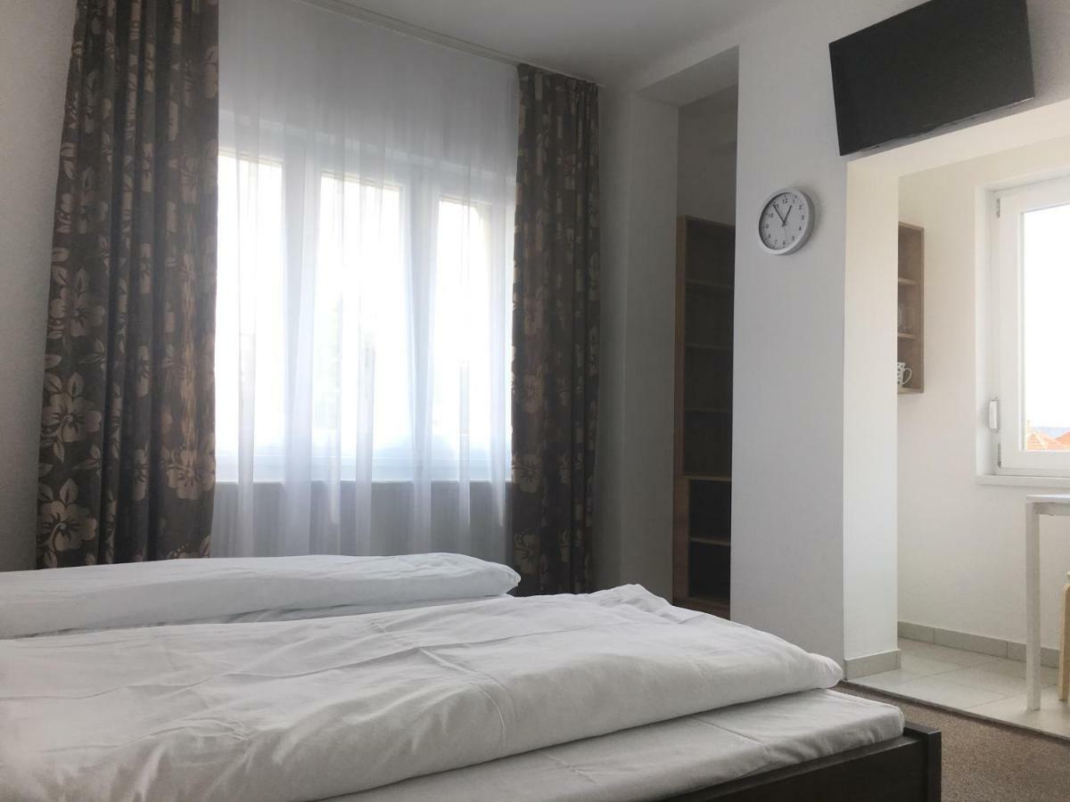 Toronyi Vendeghaz Hotel Luaran gambar