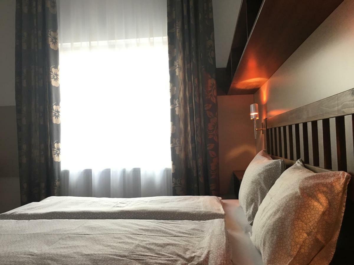Toronyi Vendeghaz Hotel Luaran gambar