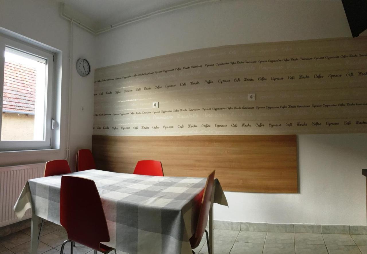 Toronyi Vendeghaz Hotel Luaran gambar